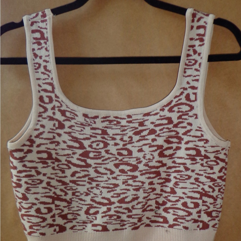 leopard/cheetah print cropped tee